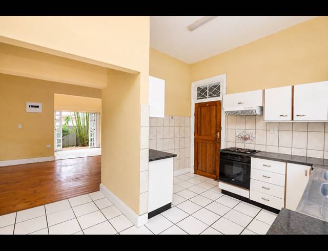 2 BEDROOM APARTMENT FOR SALE IN GLENWOOD